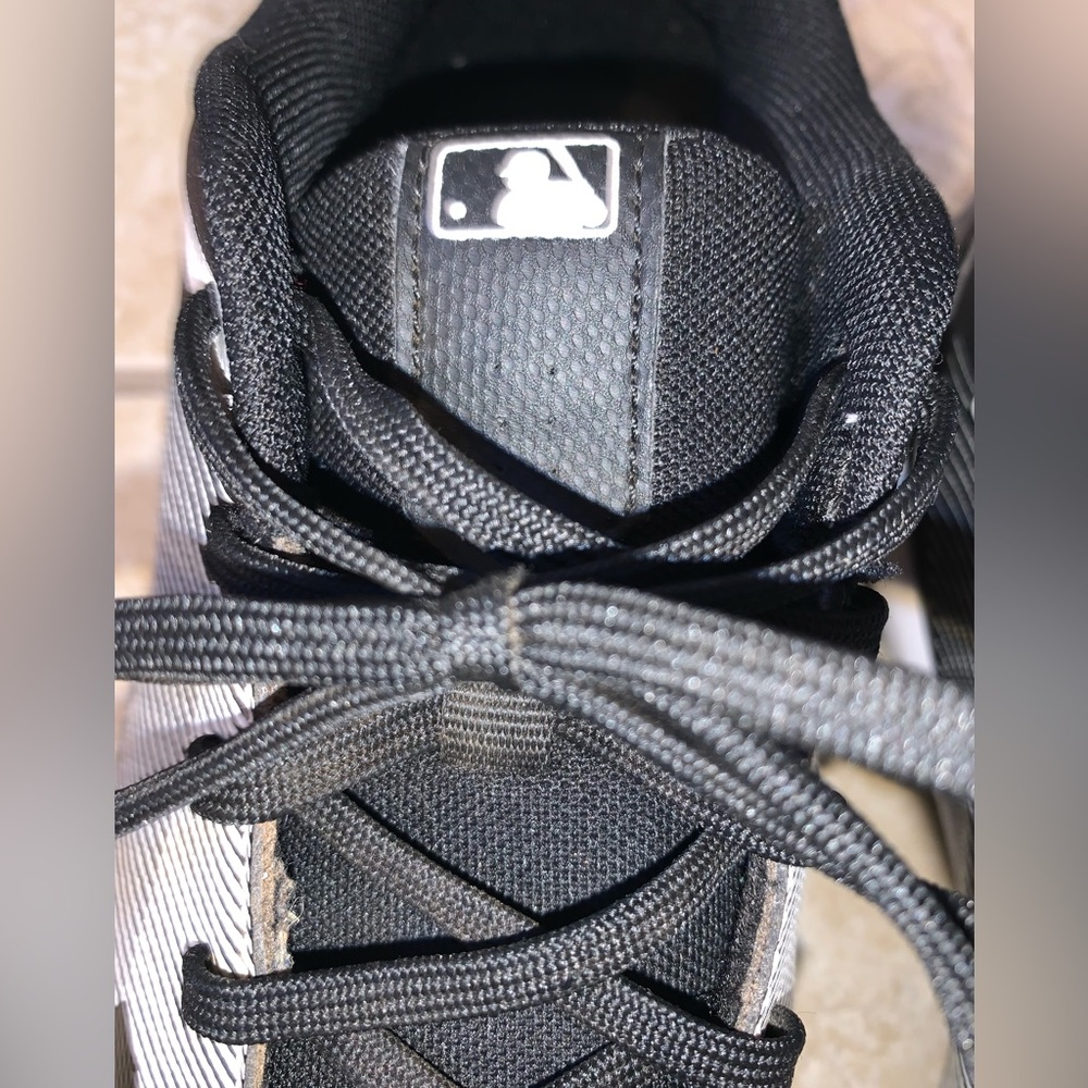 UNDER ARMOUR men 12 BASEBALL CLEATS MEN’s size 12 - EUC - Picture 13 of 14